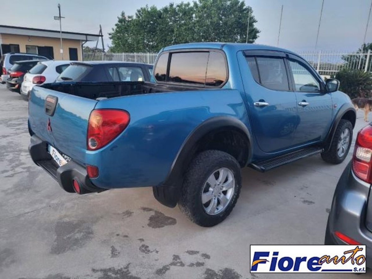 Mitsubishi L200 2.5 DI-D Club Cab Invite (7)
