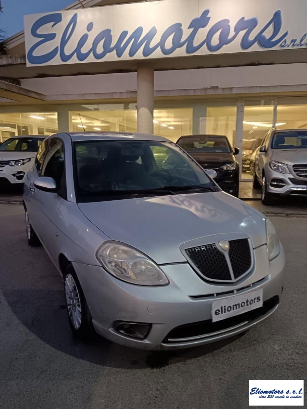 Lancia Ypsilon 1.2 Platino (2)