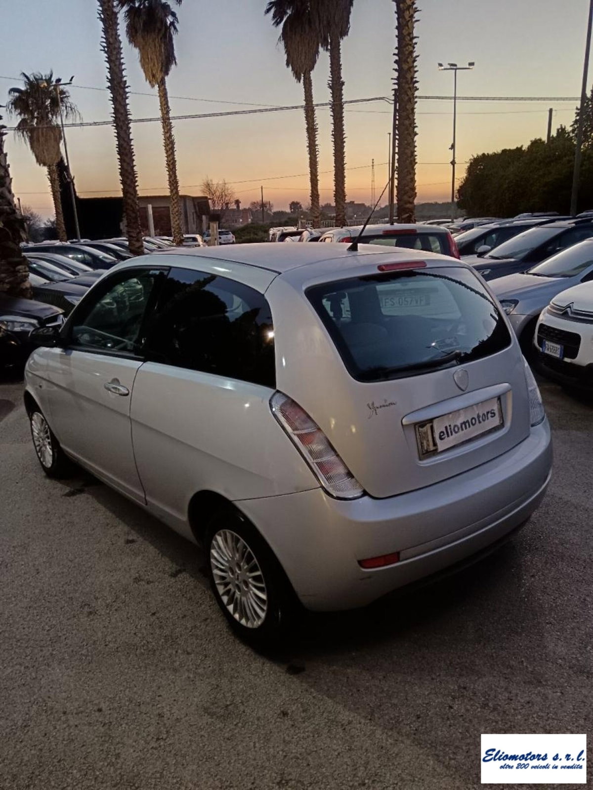 Lancia Ypsilon 1.2 Platino (6)