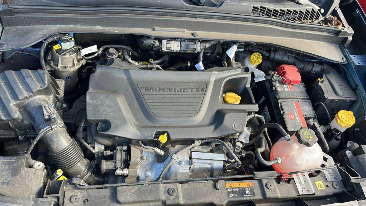 Jeep Renegade 1.6 Mjt 130 CV Business (9)