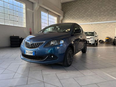 Lancia Ypsilon 1.0 FireFly 5 porte S&S Hybrid Ecochic A. Ferretti usata