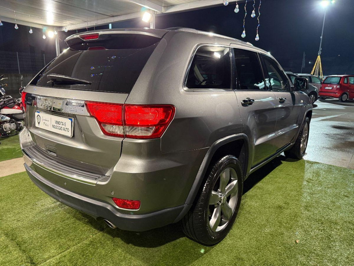 Jeep Grand Cherokee 3.0 CRD 241 CV Overland (6)