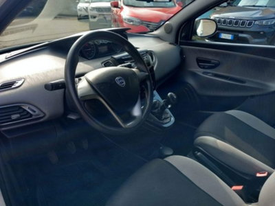 Lancia Ypsilon 1.2 69 CV 5 porte Silver (12)