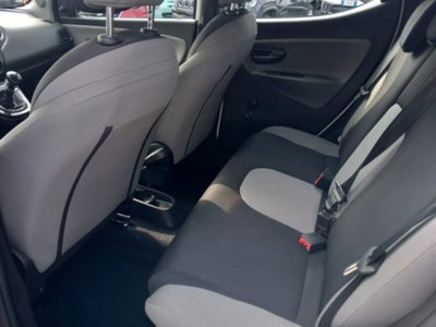 Lancia Ypsilon 1.2 69 CV 5 porte Silver (13)