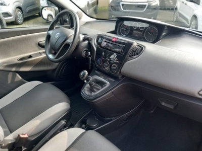 Lancia Ypsilon 1.2 69 CV 5 porte Silver (16)