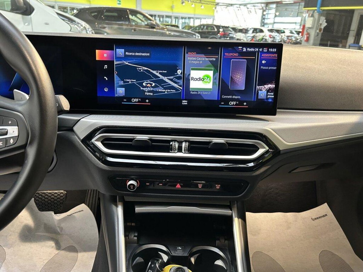 BMW Serie 3 Touring 320d  mhev 48V xdrive auto (15)
