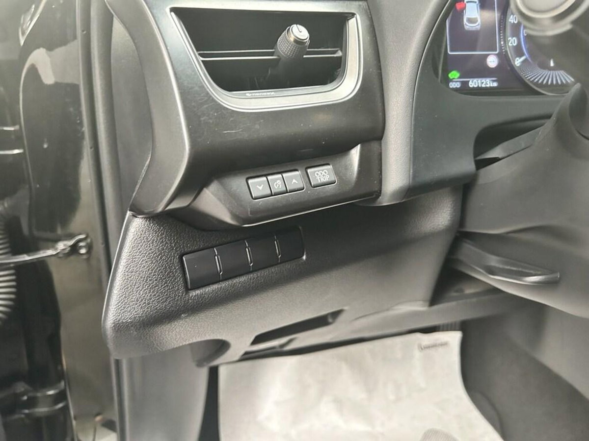 Lexus UX 300h 2.0 Urban 2wd cvt (10)