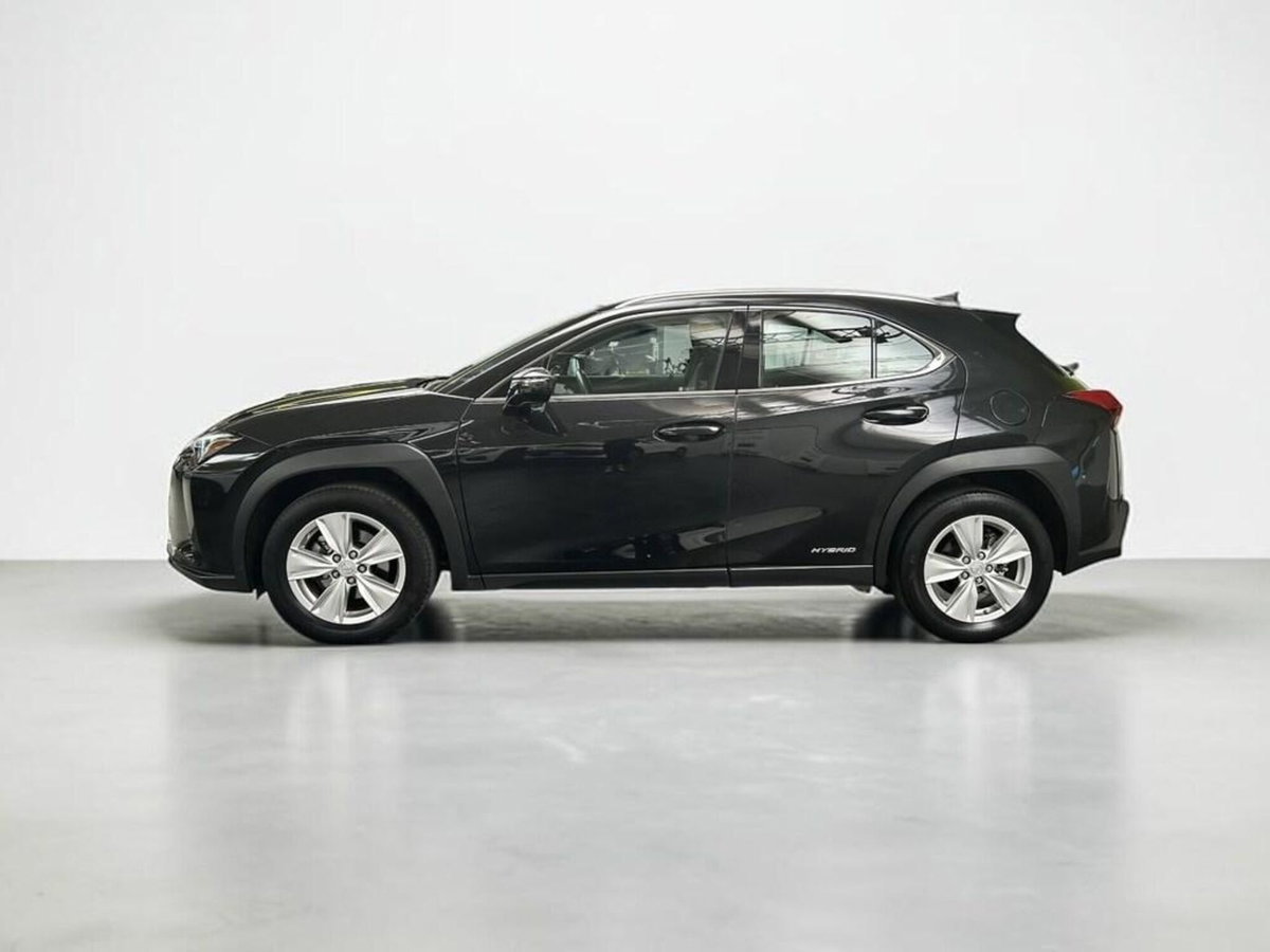 Lexus UX 300h 2.0 Urban 2wd cvt (3)