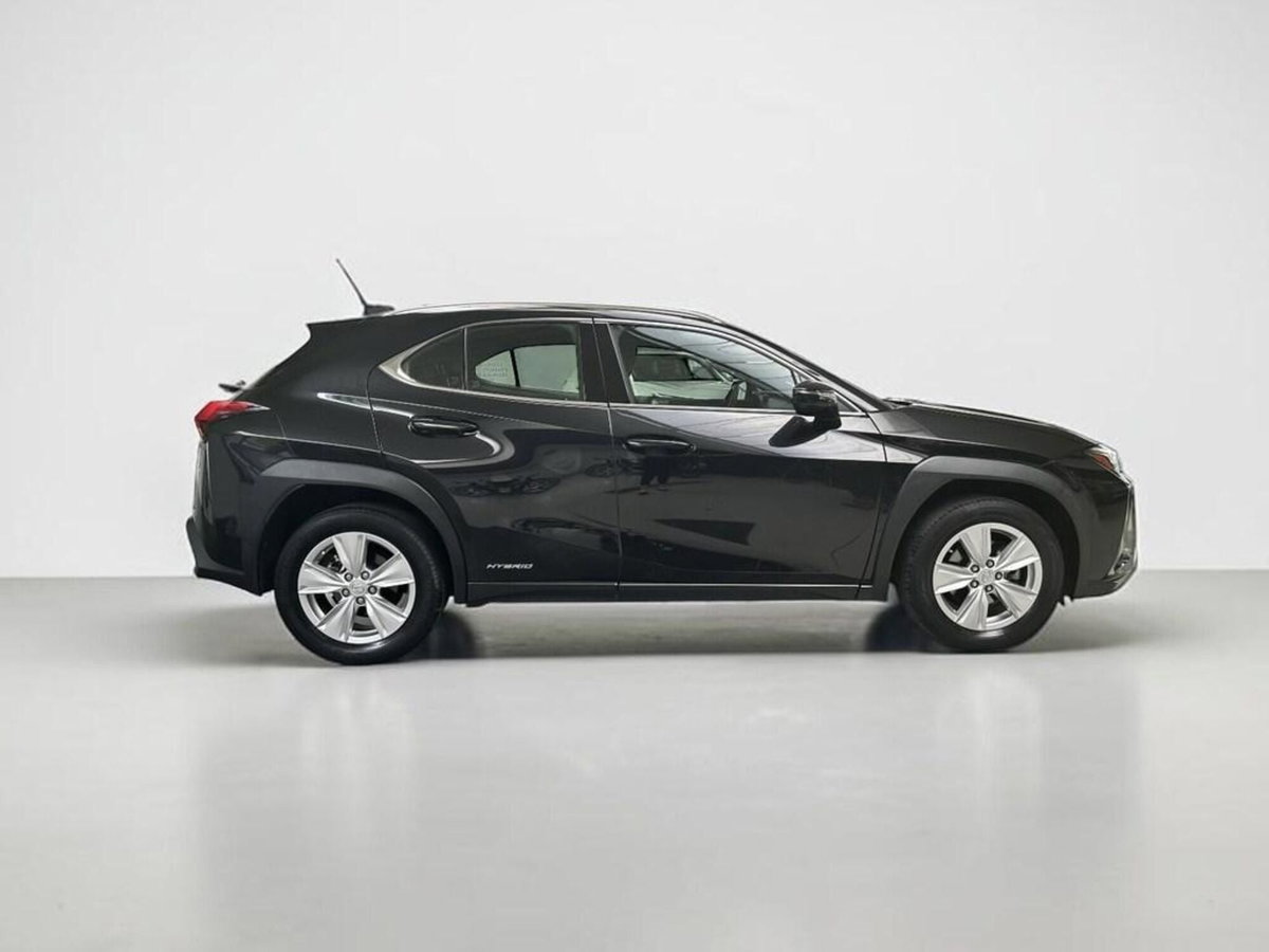 Lexus UX 300h 2.0 Urban 2wd cvt (5)