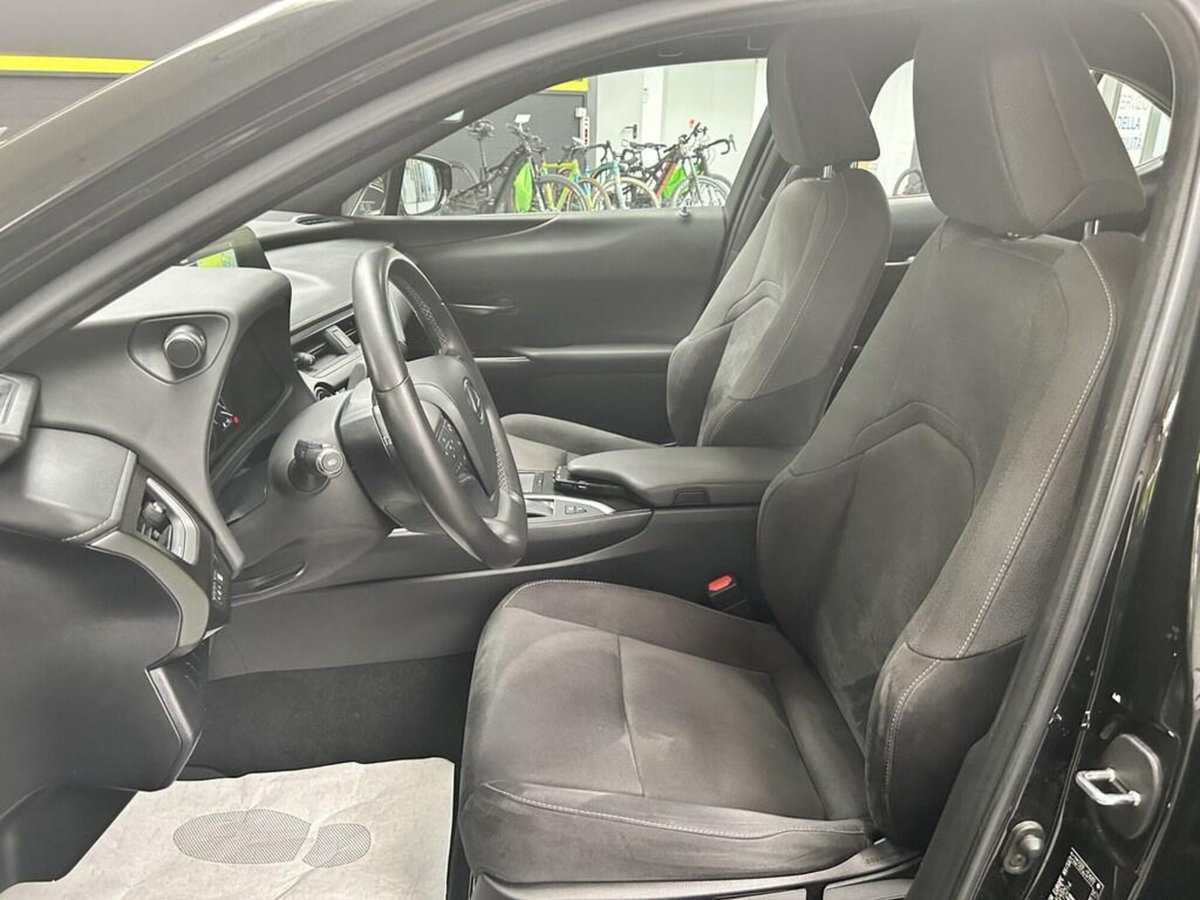 Lexus UX 300h 2.0 Urban 2wd cvt (7)