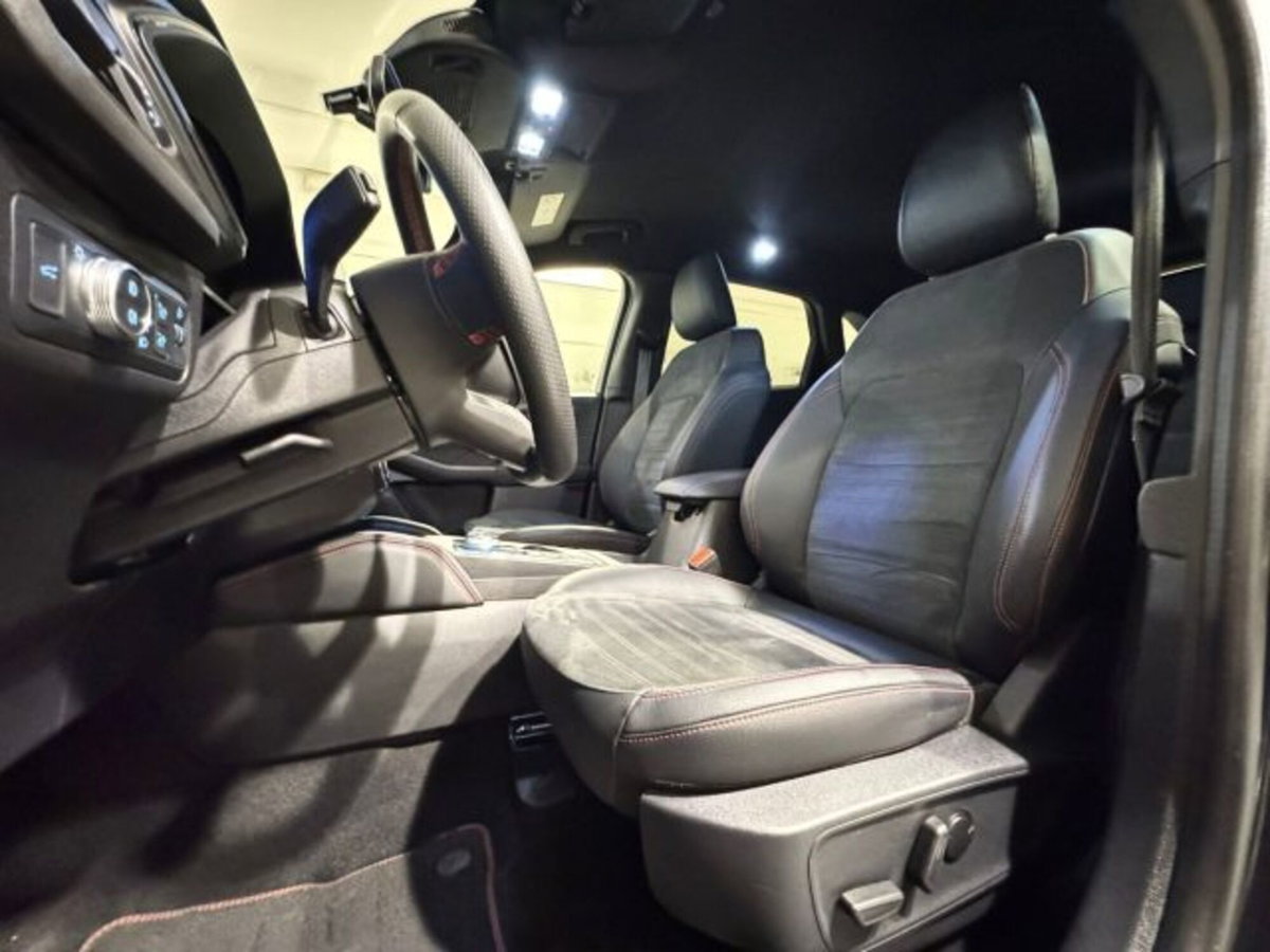 Ford Kuga 2.5 Full Hybrid 190 CV CVT AWD ST-Line Design (12)