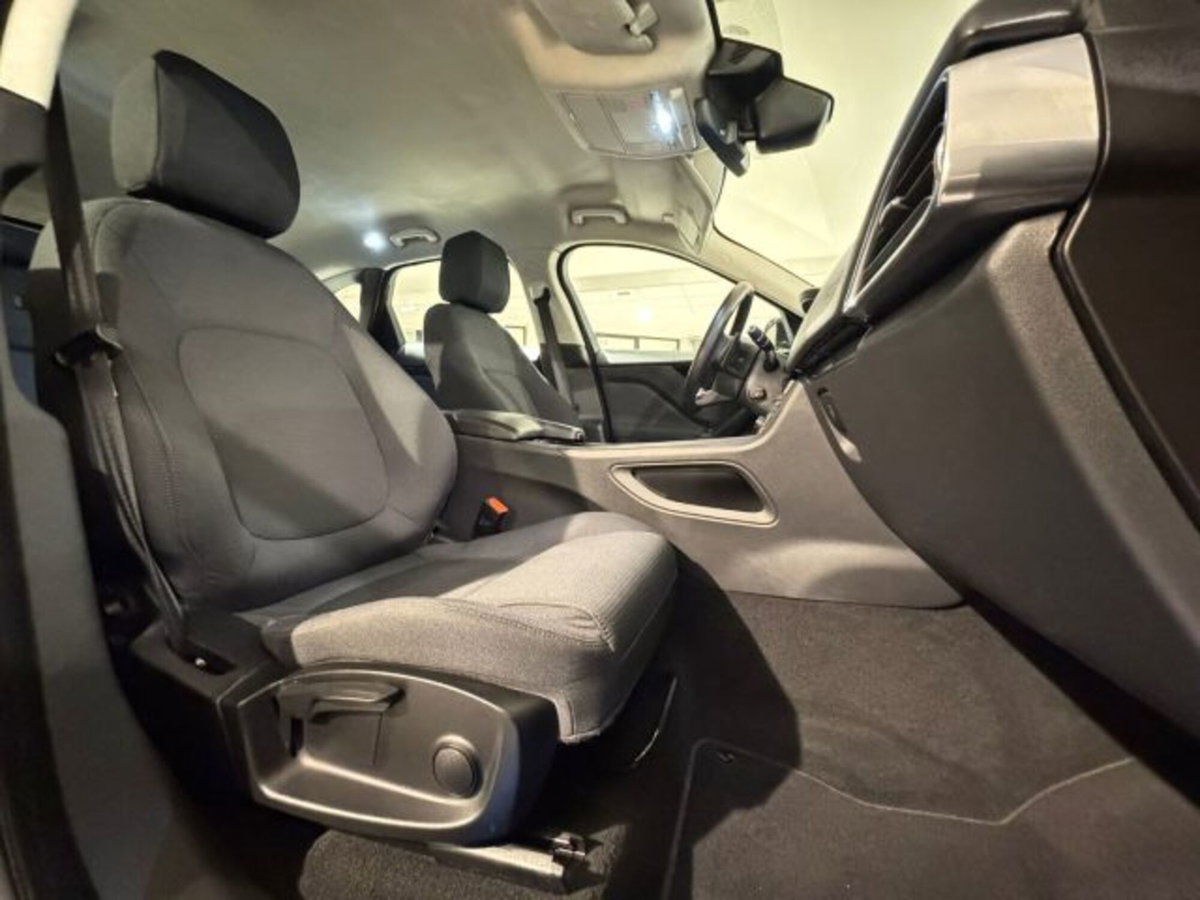 Jaguar F-Pace 2.0 D 180 CV Pure (14)