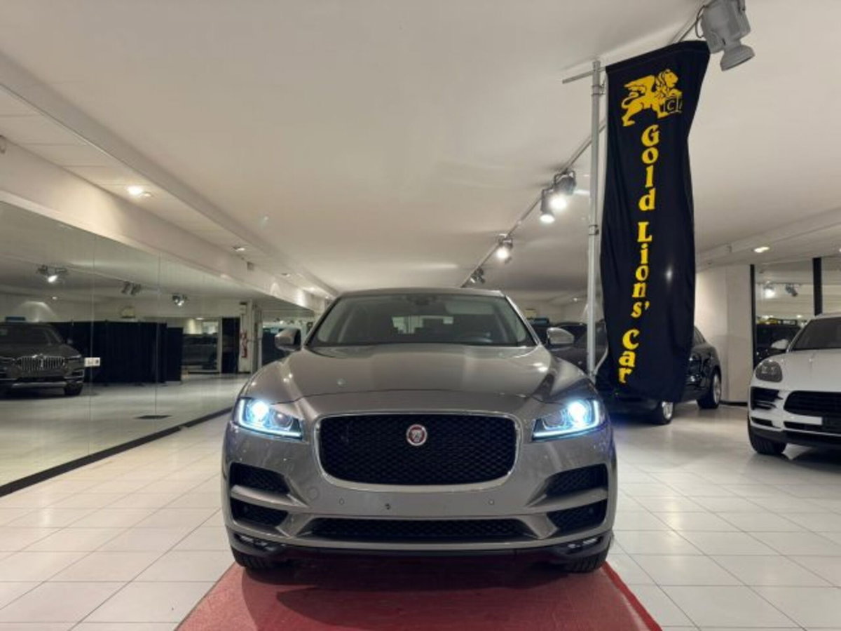 Jaguar F-Pace 2.0 D 180 CV Pure (2)