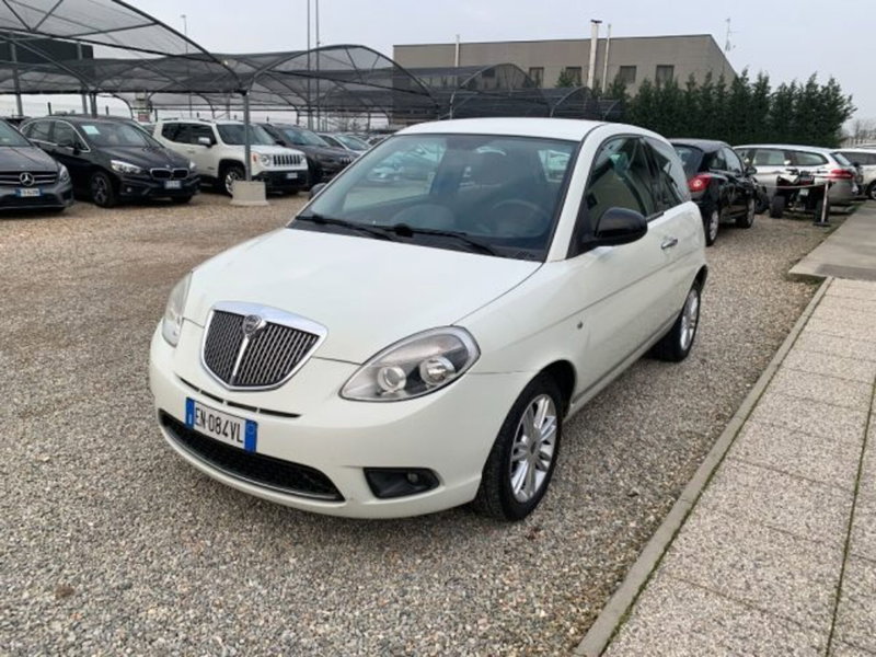 Lancia Ypsilon 1.3 MJT 75 CV Unyca