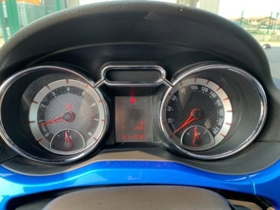 Opel Adam Rocks 1.2 70 CV Air (12)