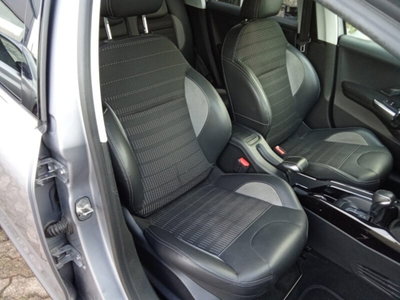 Peugeot 2008 120 EAT6 S&S Allure (11)