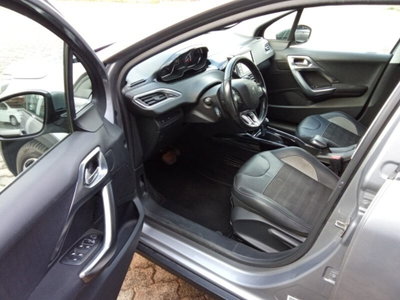 Peugeot 2008 120 EAT6 S&S Allure (14)