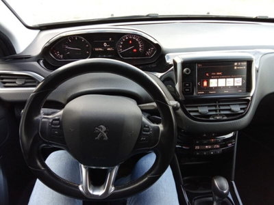 Peugeot 2008 120 EAT6 S&S Allure (16)