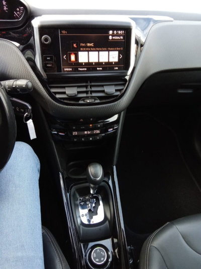 Peugeot 2008 120 EAT6 S&S Allure (18)