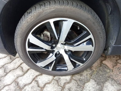 Peugeot 2008 120 EAT6 S&S Allure (9)
