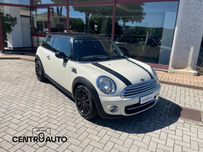 MINI Mini 1.6 16V Cooper D (2)