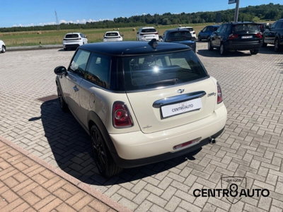 MINI Mini 1.6 16V Cooper D (3)