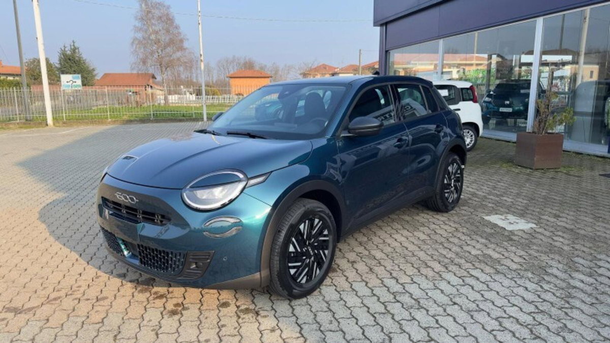 Fiat 600 1.2 hybrid Business 110cv auto (7)
