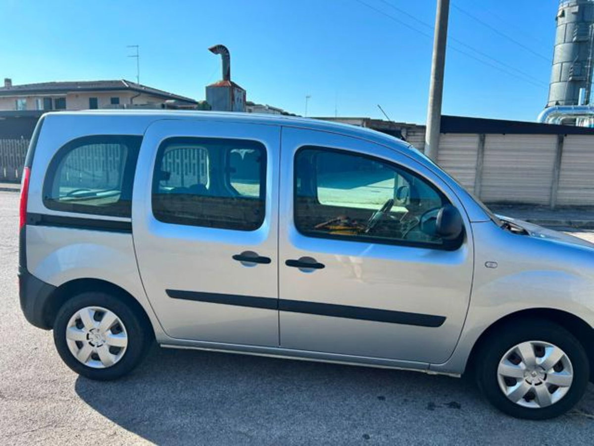 Renault Kangoo Blue dCi 8V 95CV 5 porte Life (5)