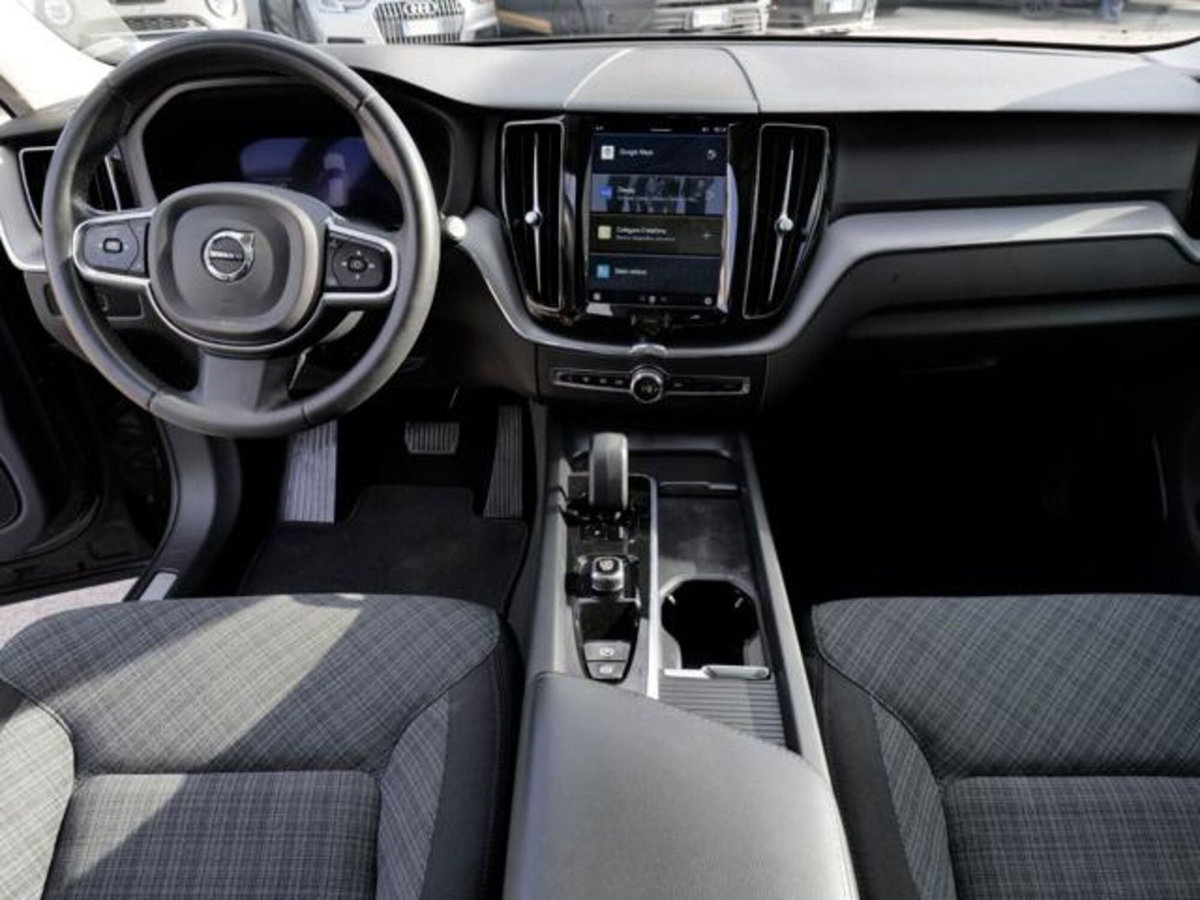 Volvo V60 2.0 b4 Core auto (7)