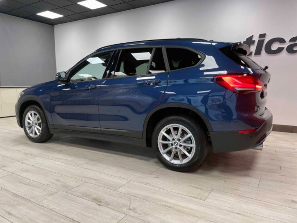BMW X1 sDrive18d Advantage (7)