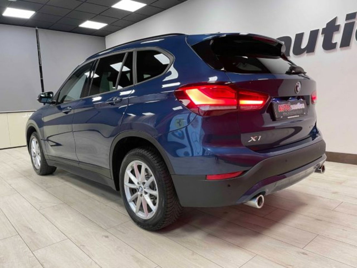 BMW X1 sDrive18d Advantage (8)