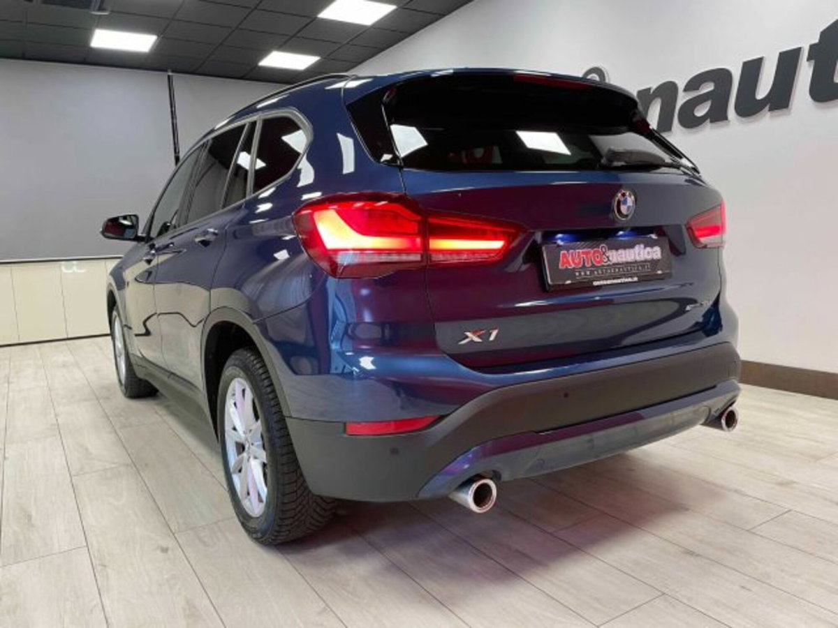 BMW X1 sDrive18d Advantage (9)
