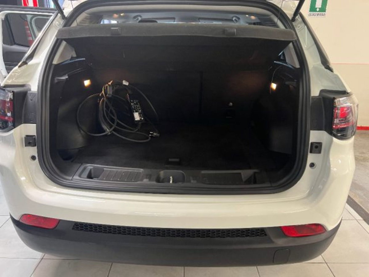 Jeep Compass 1.3 T4 190CV PHEV AT6 4xe Limited (9)
