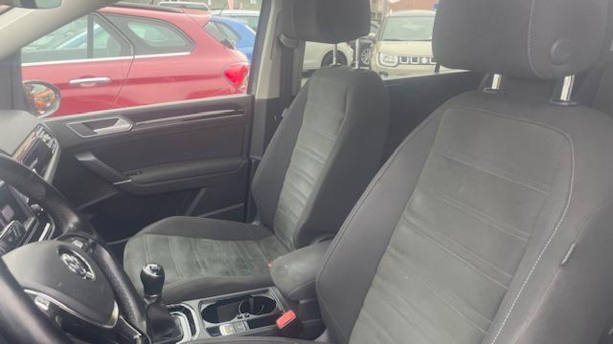 Volkswagen Touran 2.0 TDI 150 CV SCR Executive BlueMotion Technology (6)