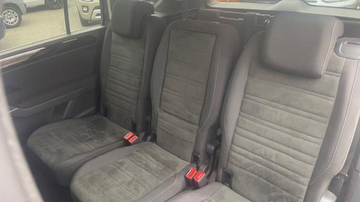 Volkswagen Touran 2.0 TDI 150 CV SCR Executive BlueMotion Technology (7)