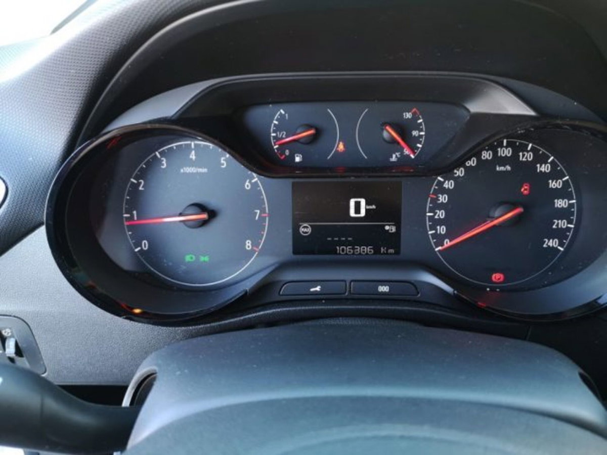 Opel Crossland 1.5 ecotec Ultimate 110cv (17)