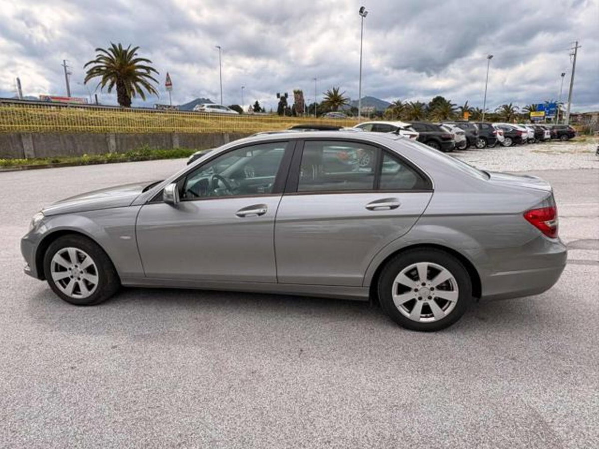 Mercedes-Benz Classe C 200 CDI BlueEFFICIENCY Elegance (4)