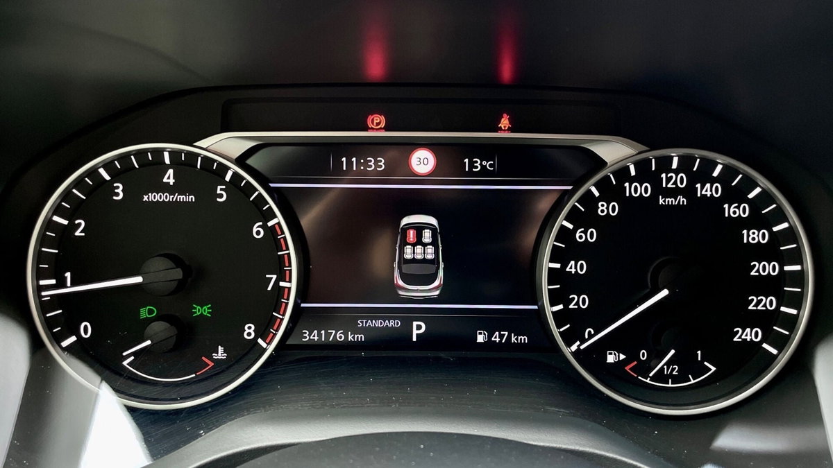 Nissan Qashqai 1.3 mhev Tekna 2wd 158cv (13)