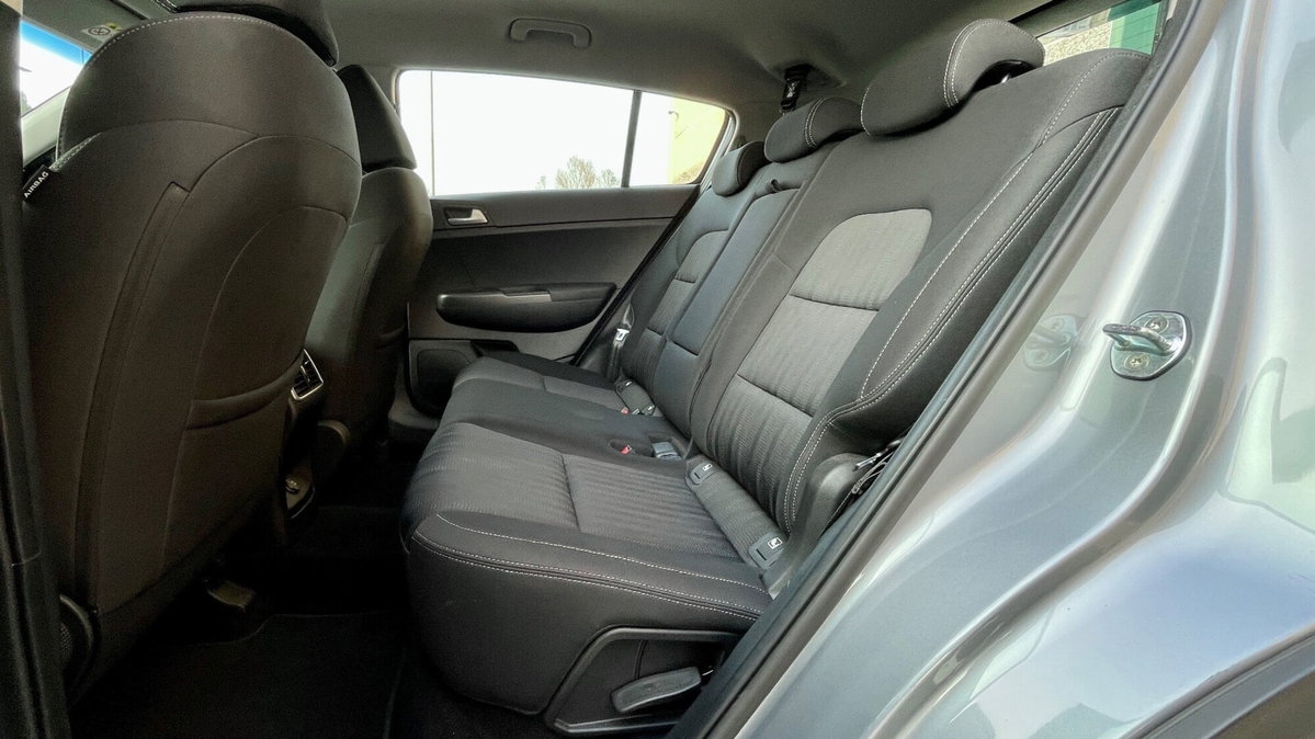 Kia Sportage 1.6 CRDI 136 CV DCT7 2WD Business Class (9)