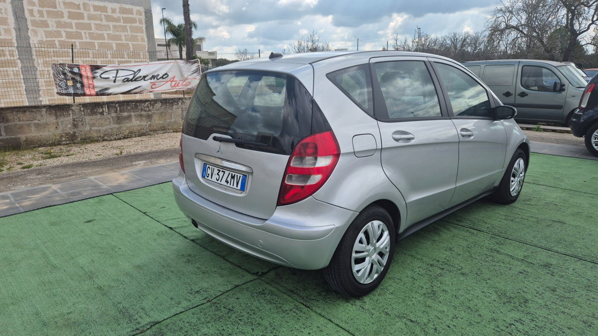 Mercedes-Benz Classe A 160 BlueEFFICIENCY Elegance (4)