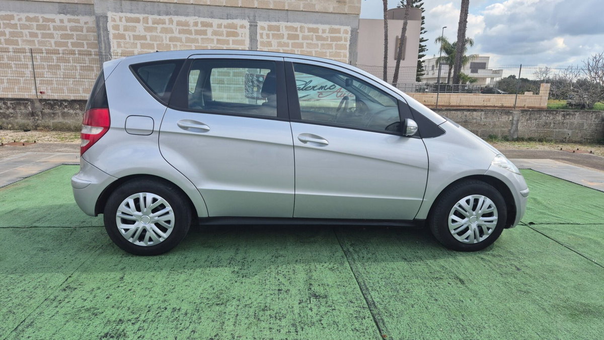 Mercedes-Benz Classe A 160 BlueEFFICIENCY Elegance (5)