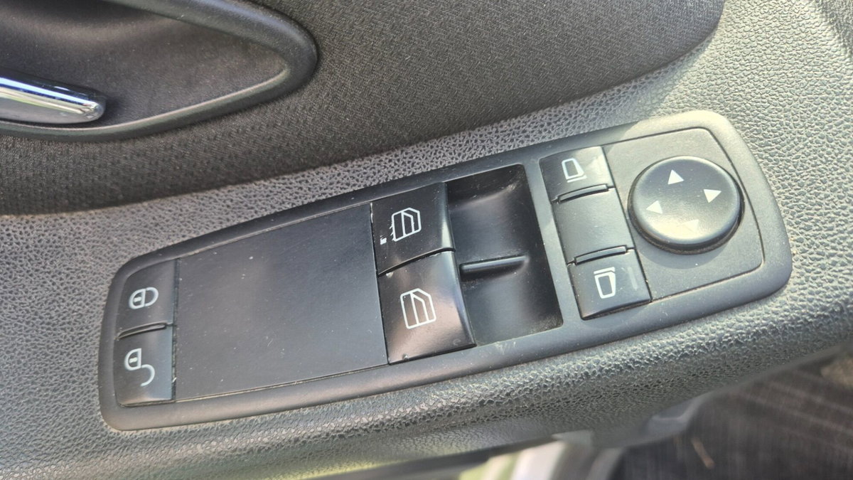 Mercedes-Benz Classe A 160 BlueEFFICIENCY Elegance (7)