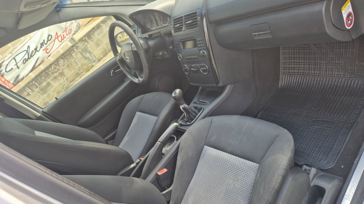 Mercedes-Benz Classe A 160 BlueEFFICIENCY Elegance (9)