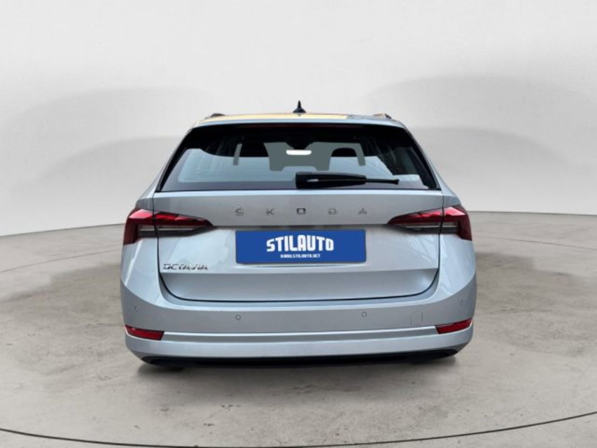 Skoda Octavia Station Wagon 2.0 TDI EVO SCR DSG Wagon Style (4)