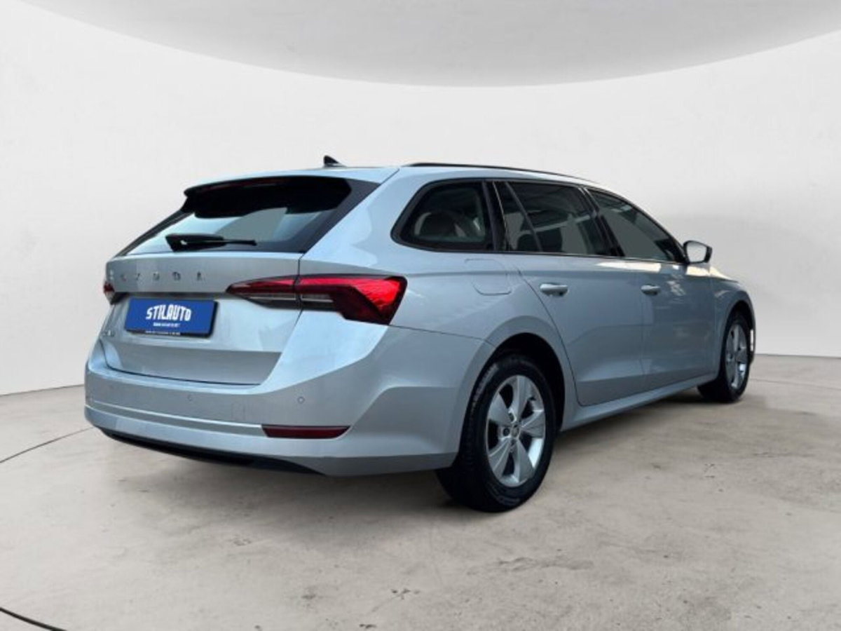 Skoda Octavia Station Wagon 2.0 TDI EVO SCR DSG Wagon Style (5)