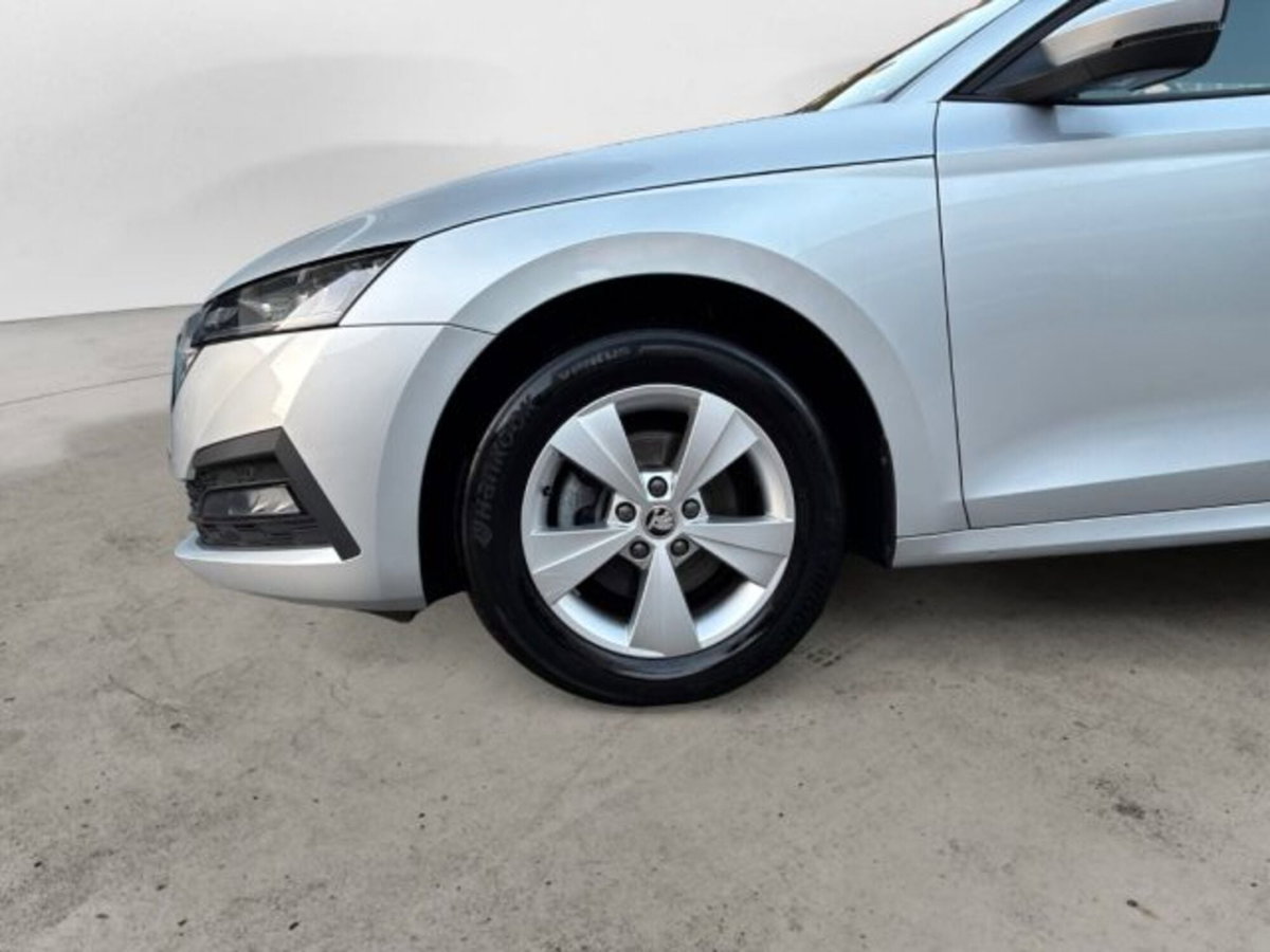 Skoda Octavia Station Wagon 2.0 TDI EVO SCR DSG Wagon Style (8)