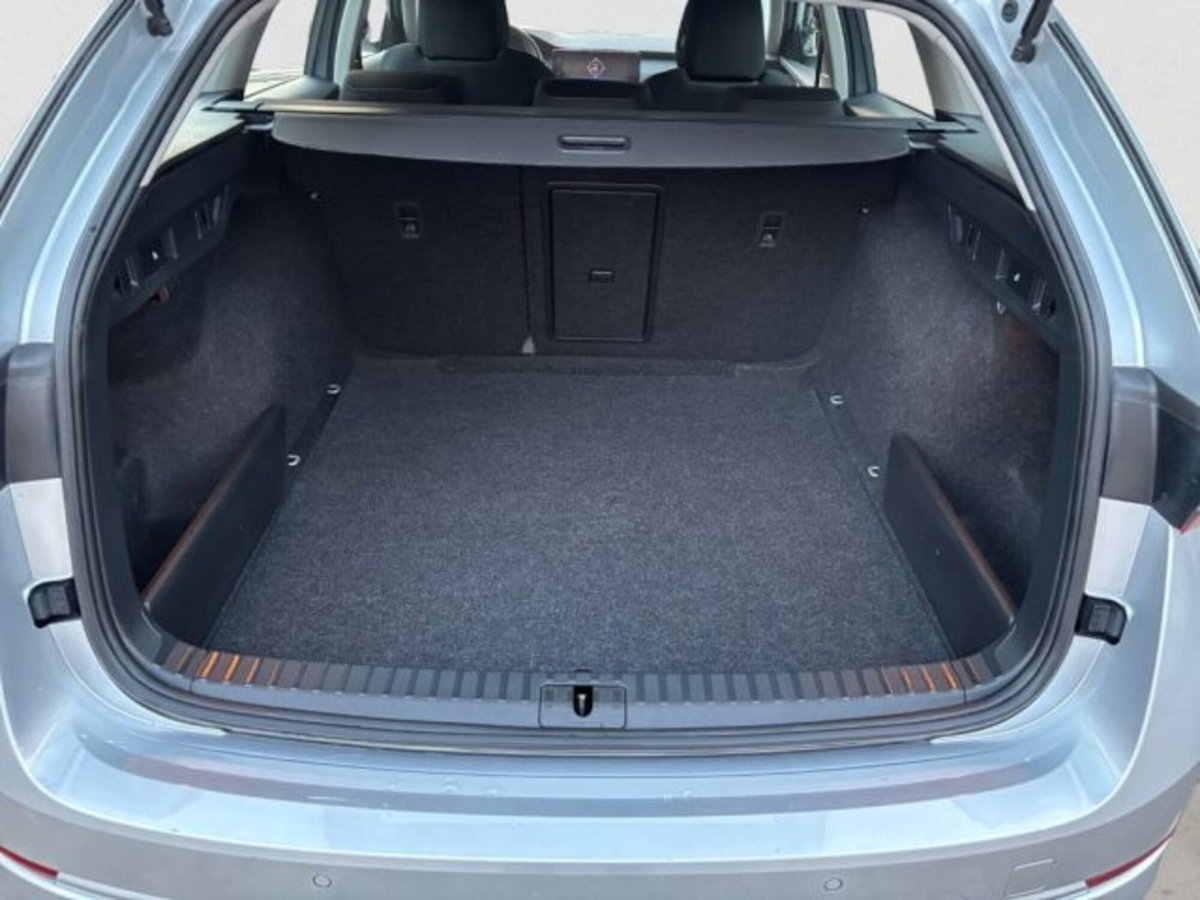 Skoda Octavia Station Wagon 2.0 TDI EVO SCR DSG Wagon Style (9)