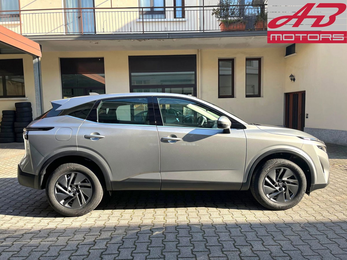 Nissan Qashqai 1.3 mhev Acenta 2wd 140cv (4)