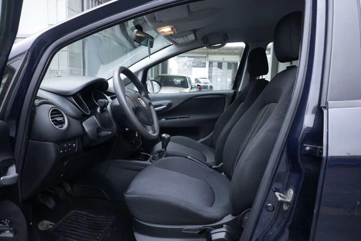 Fiat Punto Evo 1.3 Mjt 75 CV 5 porte Dynamic (17)