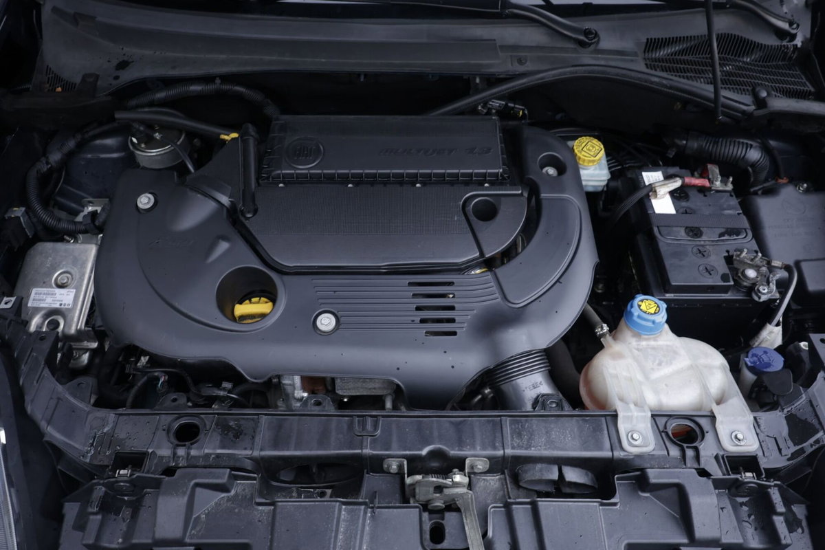 Fiat Punto Evo 1.3 Mjt 75 CV 5 porte Dynamic (19)